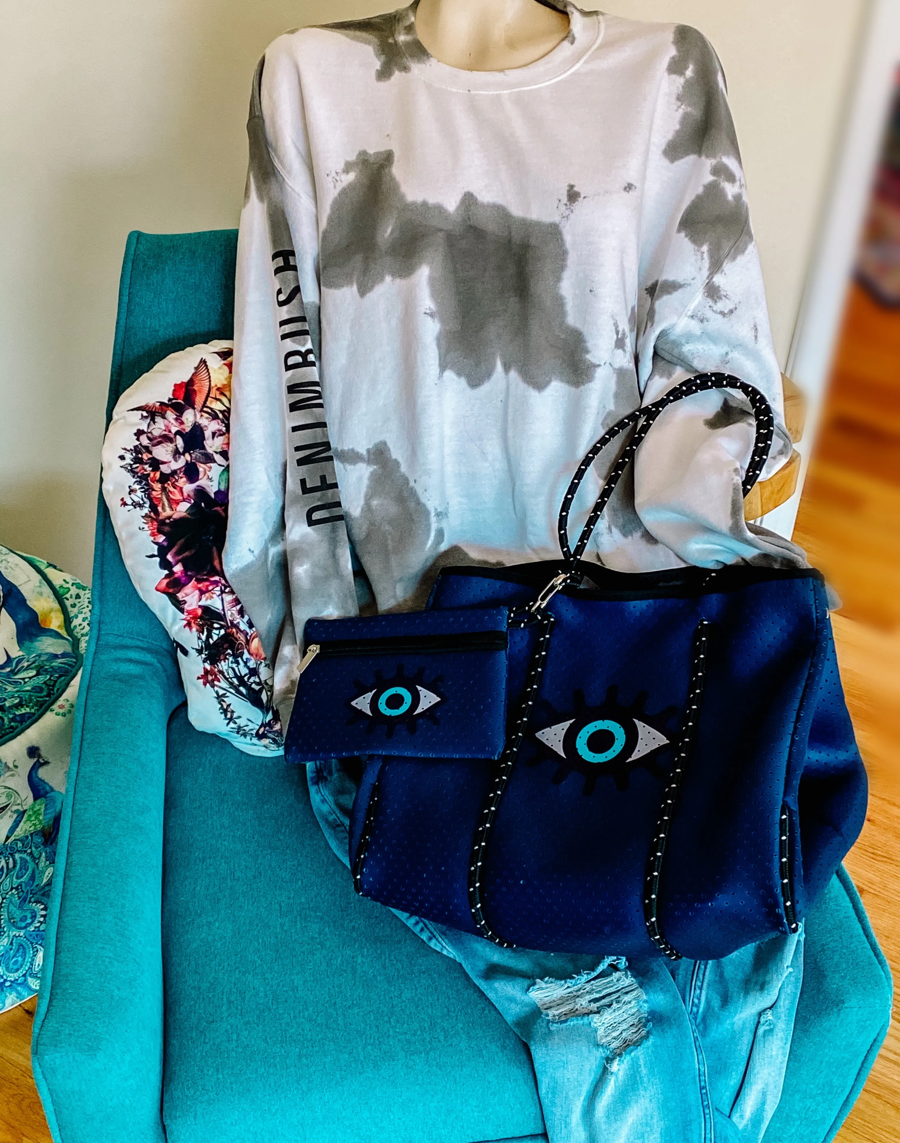 Eye of Artists Super Roomy Neoprene Tote Bag and Pouch Set